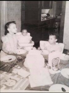 Sandy With Linda And Ma At